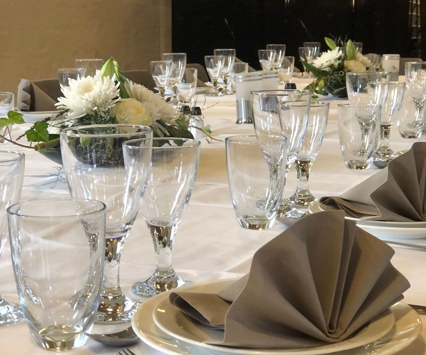 Festbord i Hejnsvig Forsamlingshus